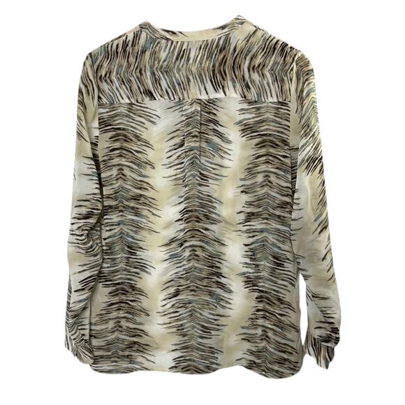 Chico's Chiffon Sheer Feather Print Henley Neck Popover Blouse Women's Medium - Picture 4 of 6